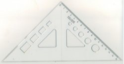 Trojúhelník plastový s ryskou a výřezy